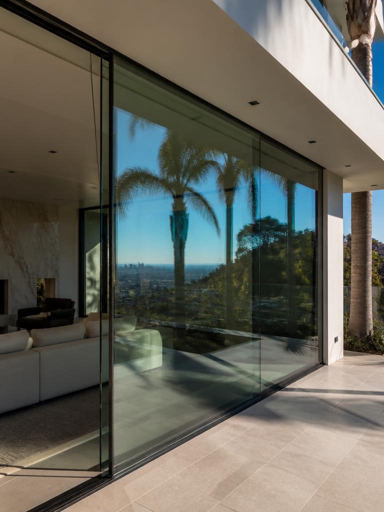 Crystal-clear floor-to-ceiling glass at a Los Angeles hillside home after professional cleaning by Golden View Windows